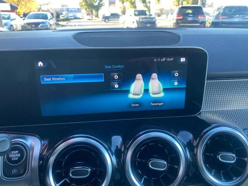 Used 2021 Mercedes-Benz GLB 250 4MATIC image 15