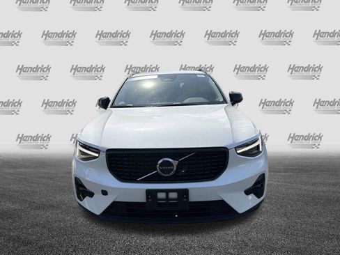 Certified 2023 Volvo XC40 B5 Ultimate w/ Protection Package Premier AWD/4WD image 3