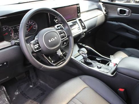 Used 2023 Kia Sorento S w/ Panoramic Sunroof Package AWD/4WD image 3