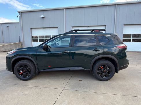 Used 2026 Nissan Rogue SV w/ Rock Creek Premium Package AWD/4WD image 6