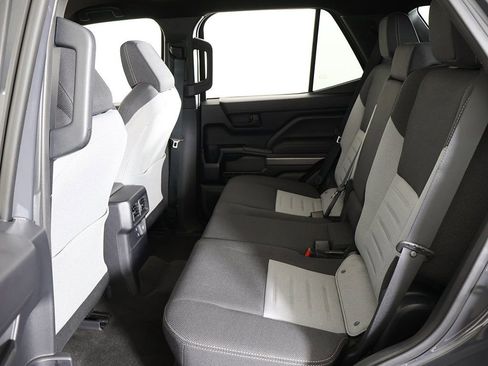 Used 2025 Toyota 4Runner TRD Off-Road image 32