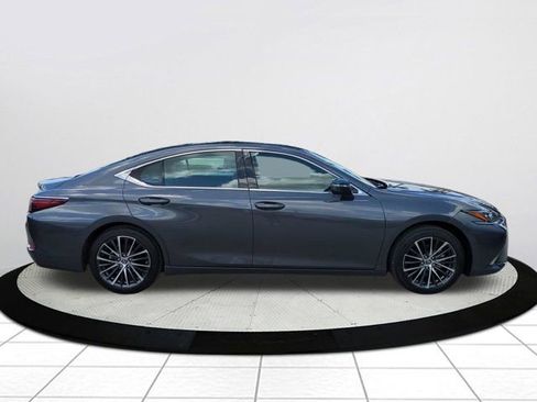 Used 2024 Lexus ES 350 w/ Premium Package image 3