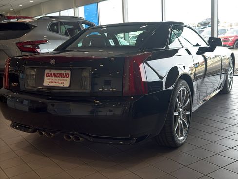 Used 2009 Cadillac XLR V RWD image 3