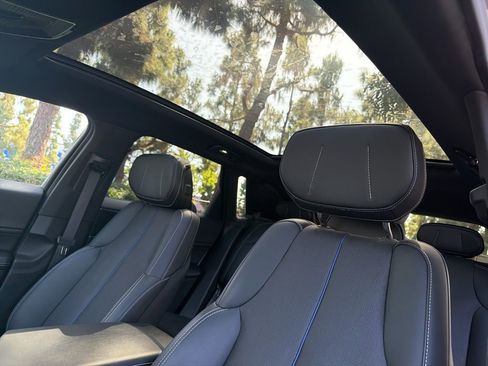 Used 2024 Cadillac Lyriq Sport image 12