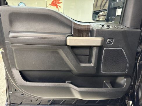 Used 2021 Ford F250 Lariat image 23