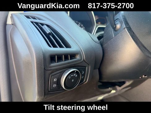 Used 2017 Ford Focus SEL image 16