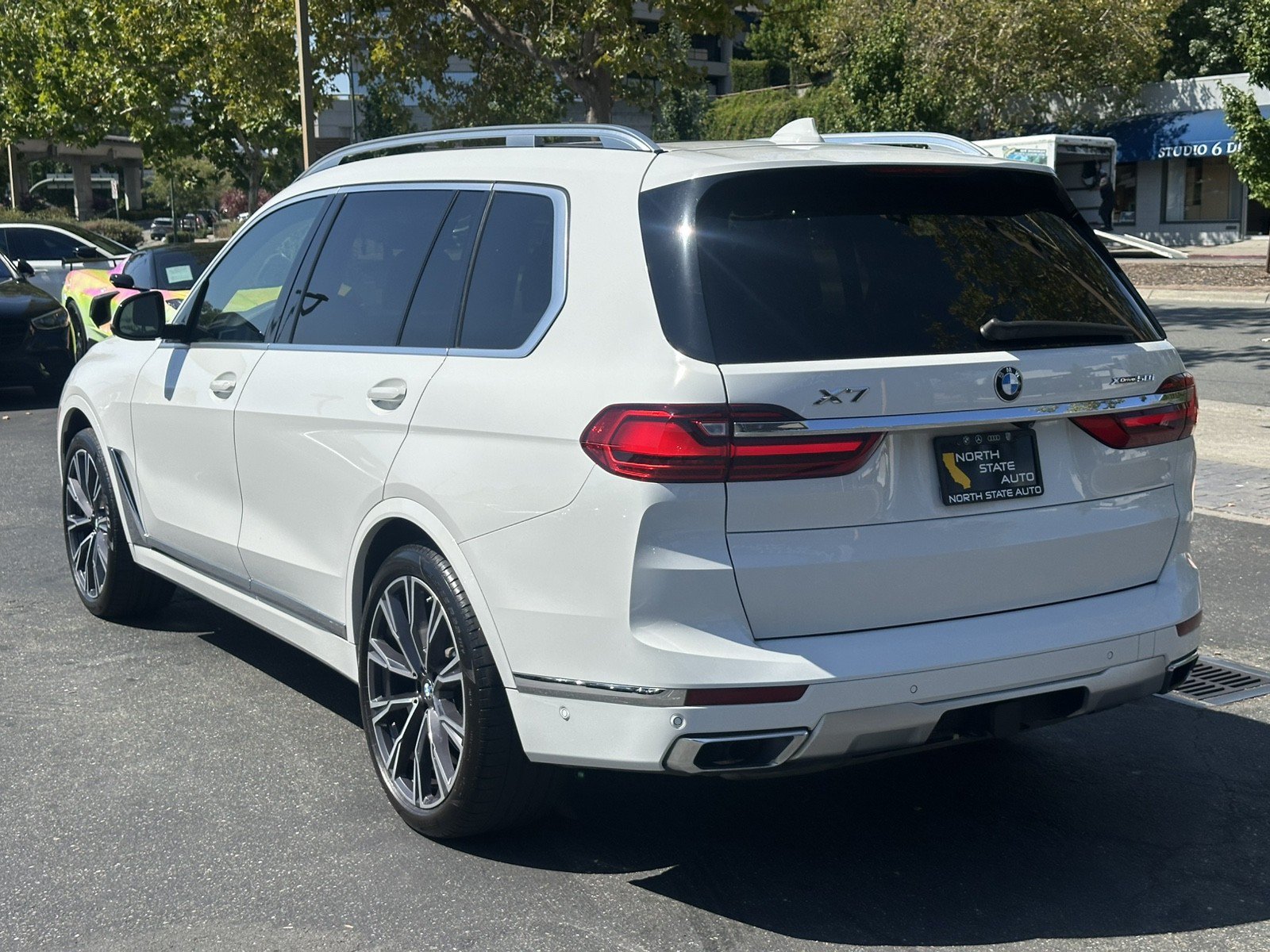 Used 2019 BMW X7 xDrive50i w/ Premium Package AWD/4WD image 11