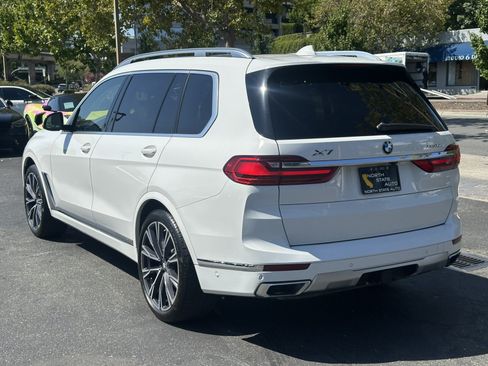 Used 2019 BMW X7 xDrive50i w/ Premium Package AWD/4WD image 11
