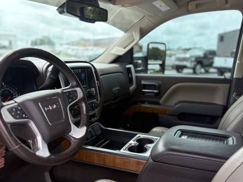 Used 2018 GMC Sierra 1500 SLT AWD/4WD image 10