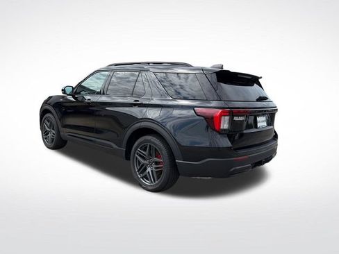 Used 2025 Ford Explorer ST-Line w/ ST-Line Street Pack AWD/4WD image 3