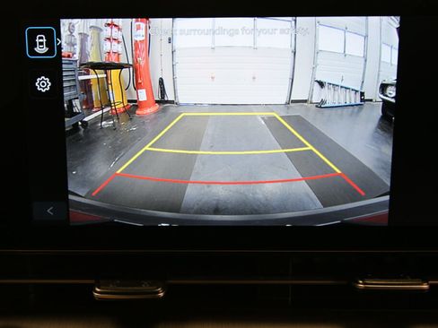 Used 2025 Hyundai Kona SEL FWD image 18