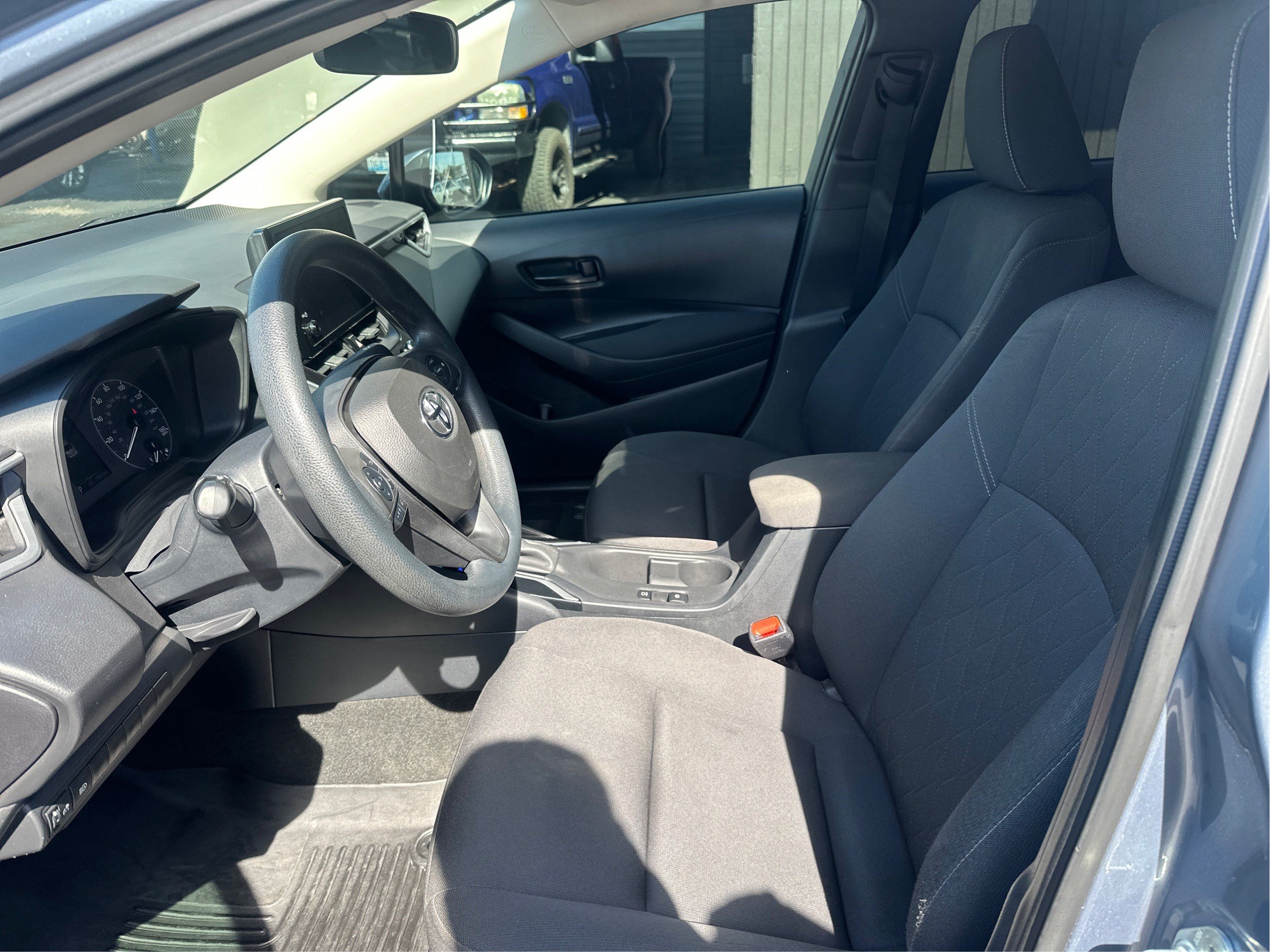 Used 2023 Toyota Corolla LE FWD image 9