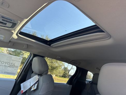 New 2025 Toyota Sienna XLE image 16