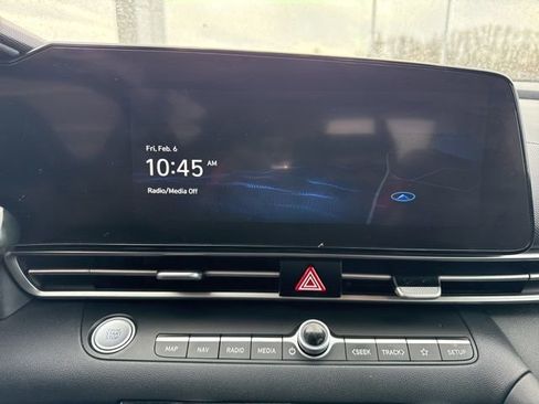 Used 2023 Hyundai Elantra SEL w/ Convenience Package image 15