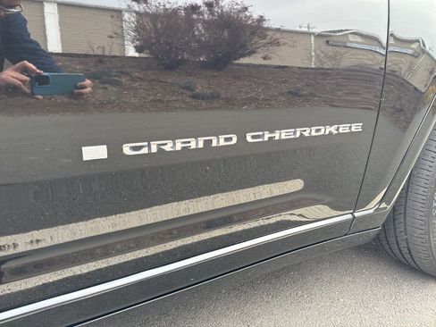 Used 2021 Jeep Grand Cherokee L Overland w/ Luxury Tech Group IV image 10