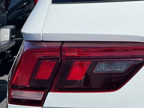 Used 2020 Volkswagen Tiguan SE w/ Panoramic Sunroof Package FWD image 45