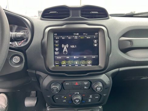 Used 2023 Jeep Renegade Latitude AWD/4WD image 23