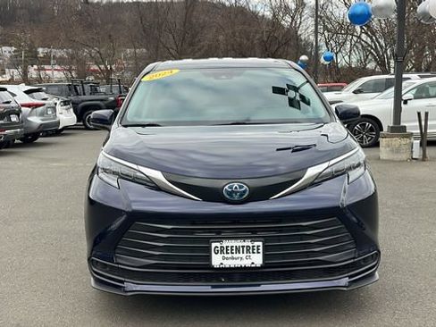 Certified 2024 Toyota Sienna LE image 2