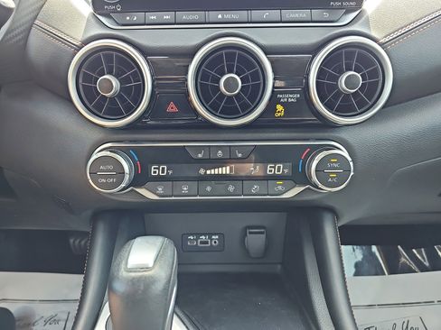 Used 2022 Nissan Sentra SR w/ SR Premium Package image 24