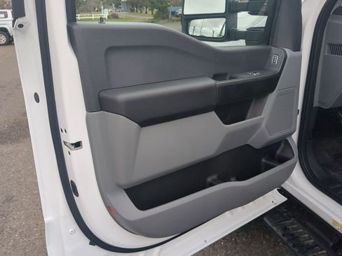 New 2024 Ford F550 4x4 Regular Cab Super Duty image 9