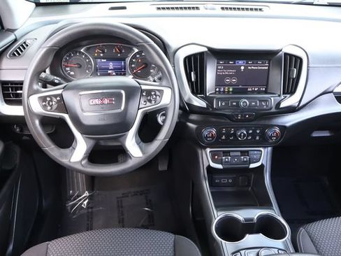 Used 2022 GMC Terrain SLE w/ Driver Convenience Package FWD image 16