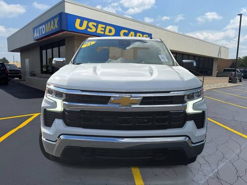 Used 2024 Chevrolet Silverado 1500 LT AWD/4WD image 3