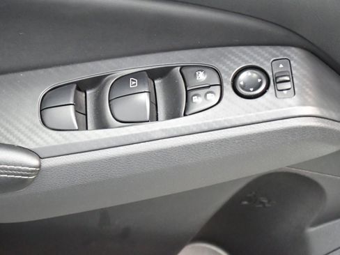 Used 2025 Nissan Altima 2.5 SV FWD image 15