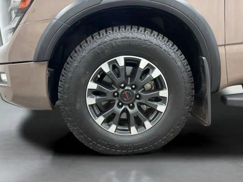Used 2021 Nissan Titan PRO-4X w/ Pro-4x Convenience Package AWD/4WD image 28
