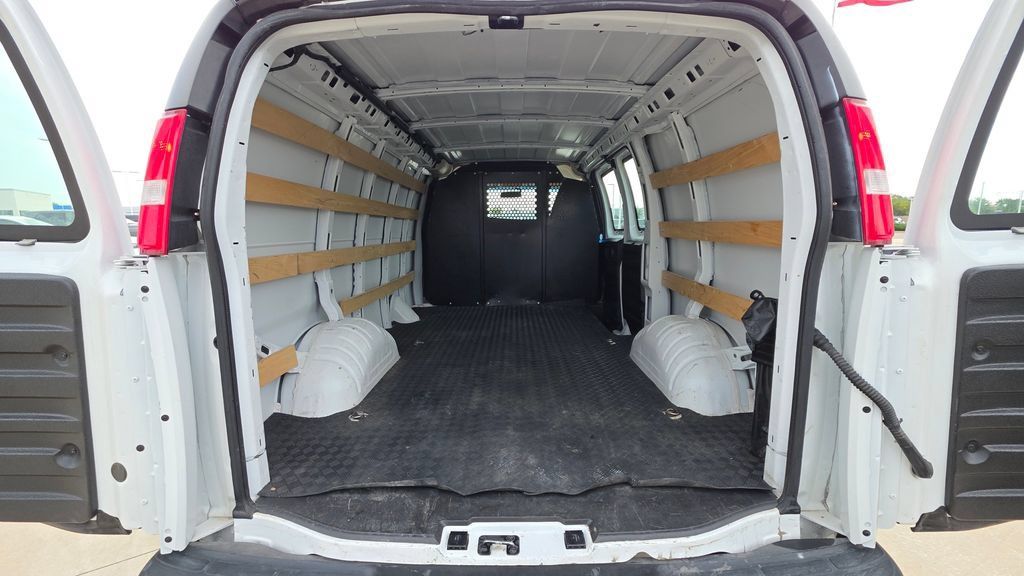 Used 2024 Chevrolet Express 2500 w/ Driver Convenience Package RWD image 15