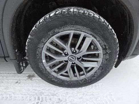 Used 2022 Nissan Rogue S image 57