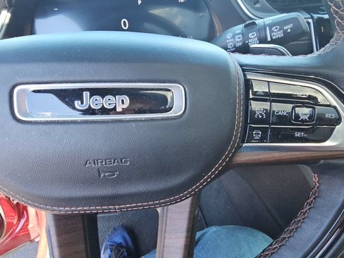 Used 2022 Jeep Grand Cherokee Summit w/ Adv Protech Group IV AWD/4WD image 12
