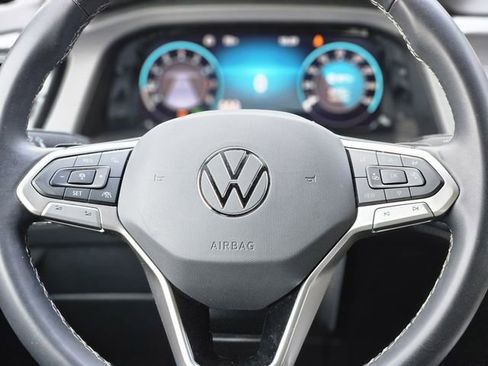 Used 2024 Volkswagen Atlas Cross Sport SE image 16