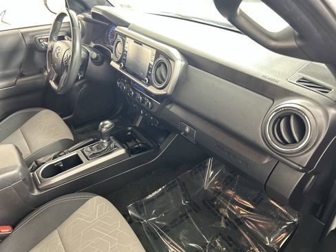 Used 2023 Toyota Tacoma TRD Off-Road image 26