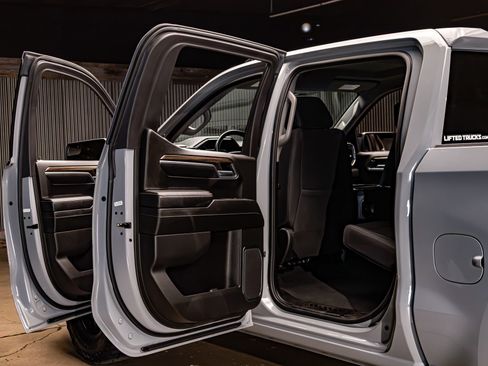 Used 2024 Chevrolet Silverado 1500 LT Trail Boss image 26