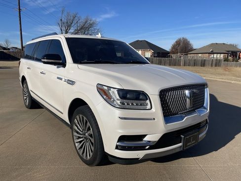 Used 2019 Lincoln Navigator L Reserve image 2