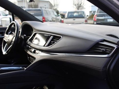 Used 2022 Buick Enclave Premium image 34