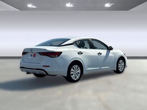 Used 2025 Nissan Sentra S image 8