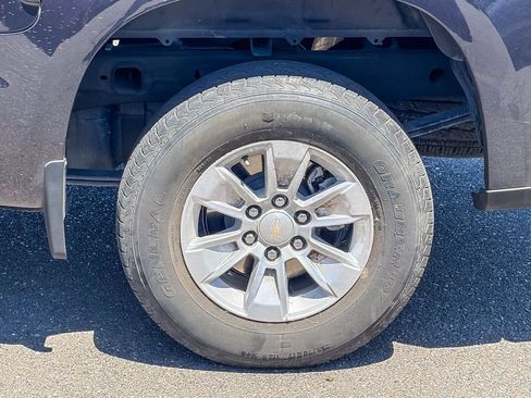 Used 2024 Chevrolet Silverado 1500 LT AWD/4WD image 7