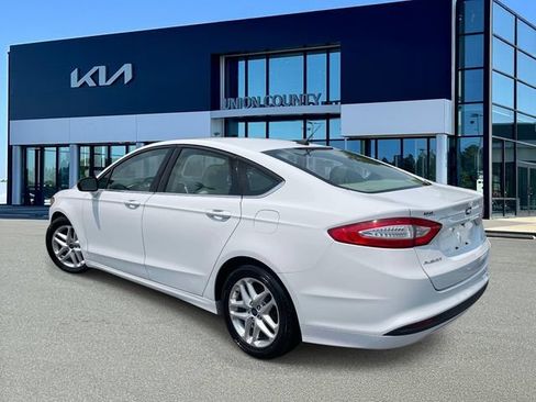 Used 2016 Ford Fusion SE FWD image 8