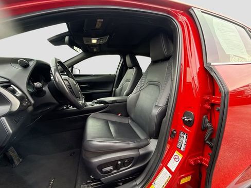 Used 2019 Lexus UX 200 w/ Premium Package FWD image 24