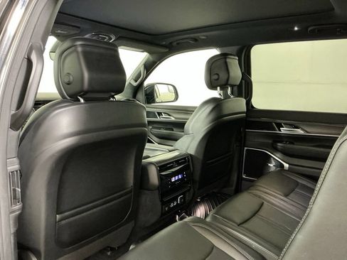 Used 2023 Jeep Wagoneer Series III w/ Premium Group I AWD/4WD image 25