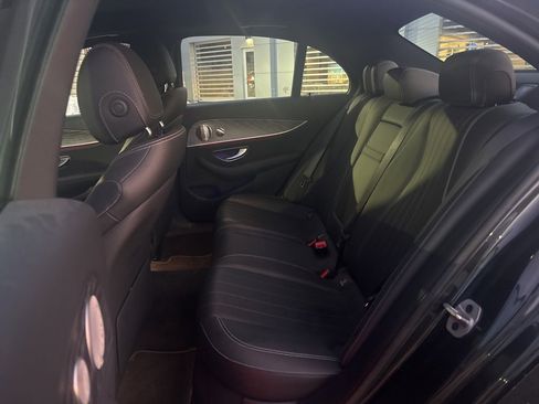 Used 2021 Mercedes-Benz E 350 4MATIC Sedan image 5