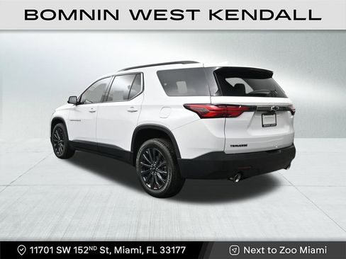 Used 2023 Chevrolet Traverse RS image 3