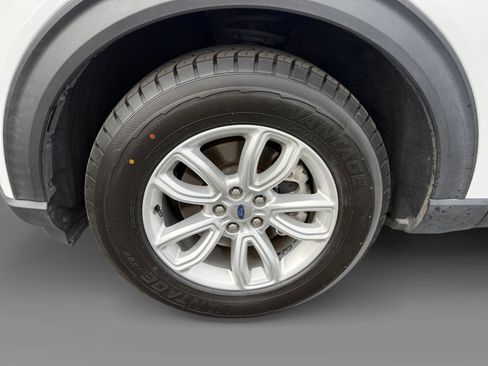 Certified 2021 Ford Explorer 2WD image 9