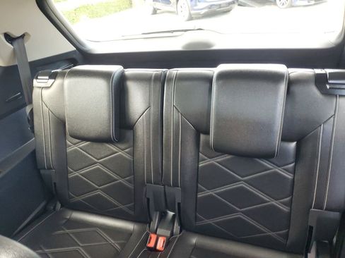 Used 2025 Volkswagen Atlas SE image 14