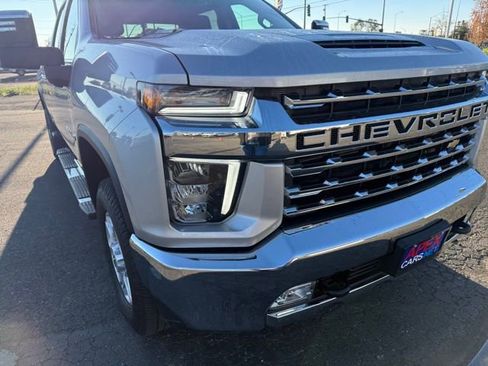Used 2022 Chevrolet Silverado 3500 LTZ w/ LTZ Convenience Package image 9