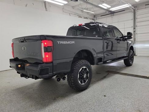 Used 2025 Ford F250 Lariat w/ Lariat Ultimate Package AWD/4WD image 3