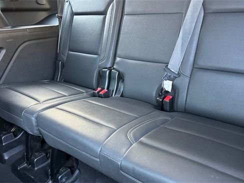 Used 2023 GMC Yukon SLT image 18
