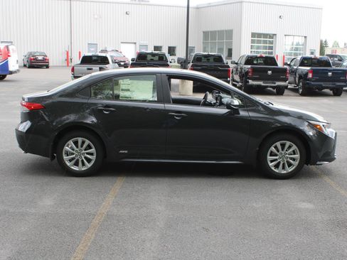 New 2026 Toyota Corolla LE AWD/4WD image 4