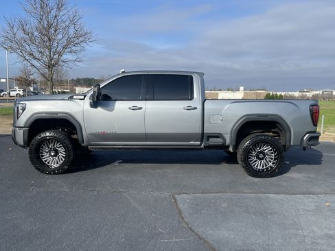 Used 2024 GMC Sierra 2500 AT4 w/ AT4 Premium Plus Package AWD/4WD image 6